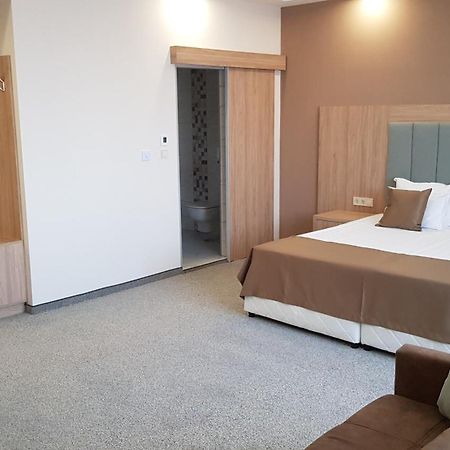 Sps Hotel Plovdiv Bagian luar foto