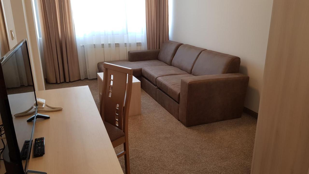 Sps Hotel Plovdiv Bagian luar foto