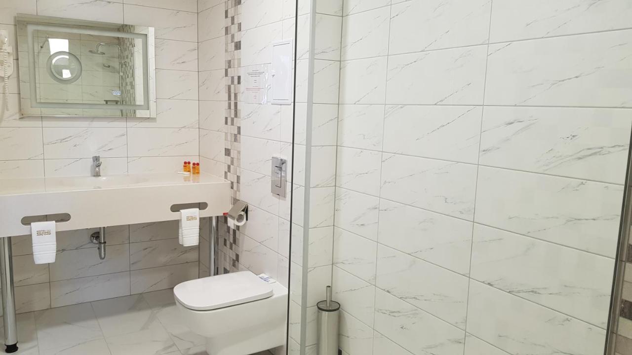 Sps Hotel Plovdiv Bagian luar foto