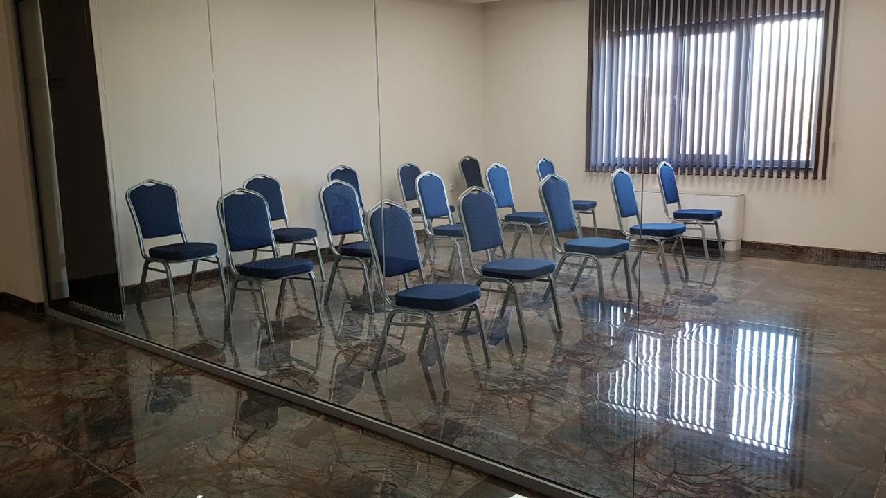Sps Hotel Plovdiv Bagian luar foto