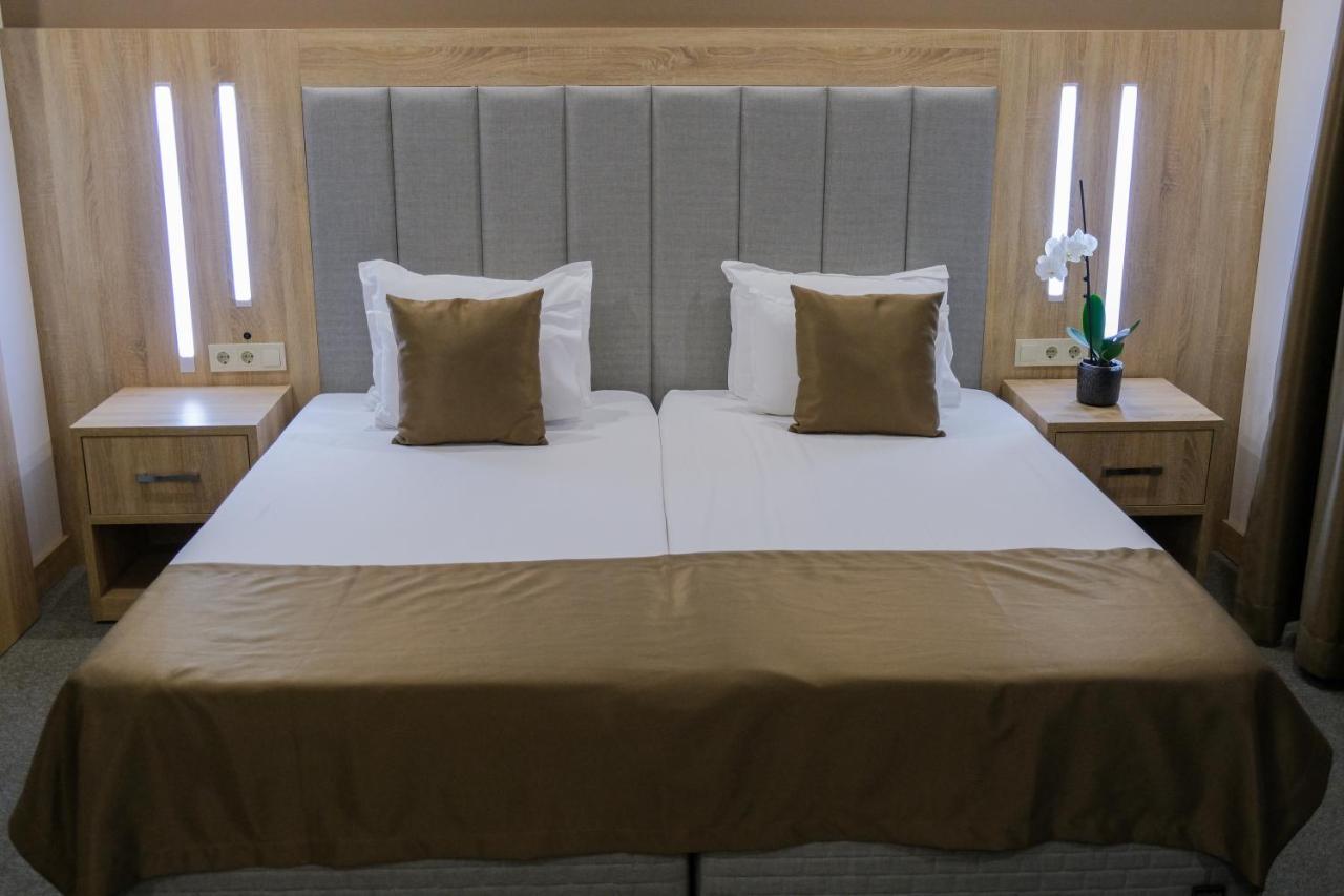 Sps Hotel Plovdiv Bagian luar foto