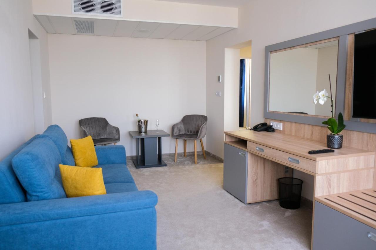 Sps Hotel Plovdiv Bagian luar foto