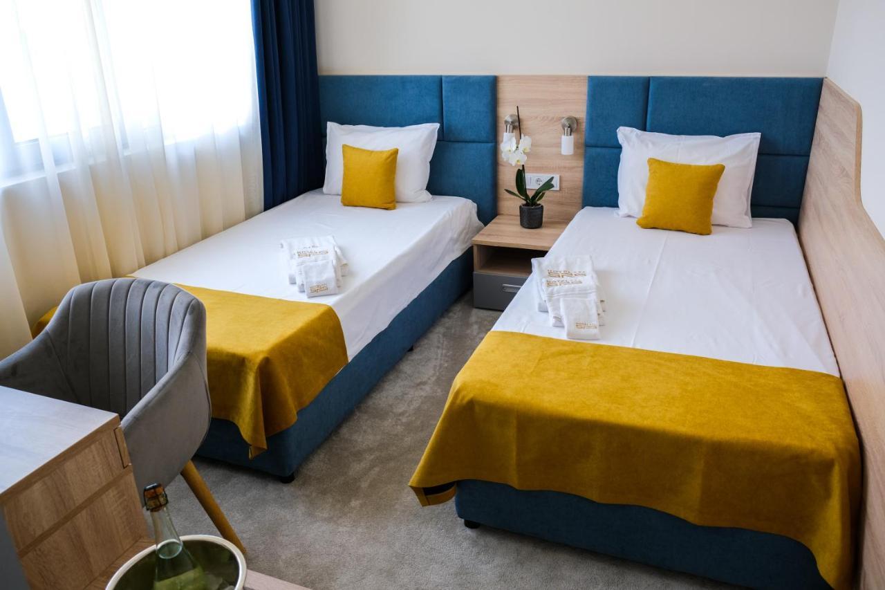 Sps Hotel Plovdiv Bagian luar foto